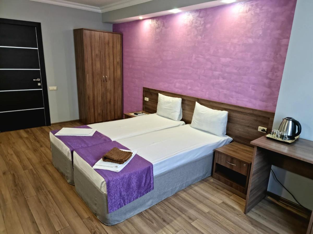 Nobi Guest House Gagra Exterior photo