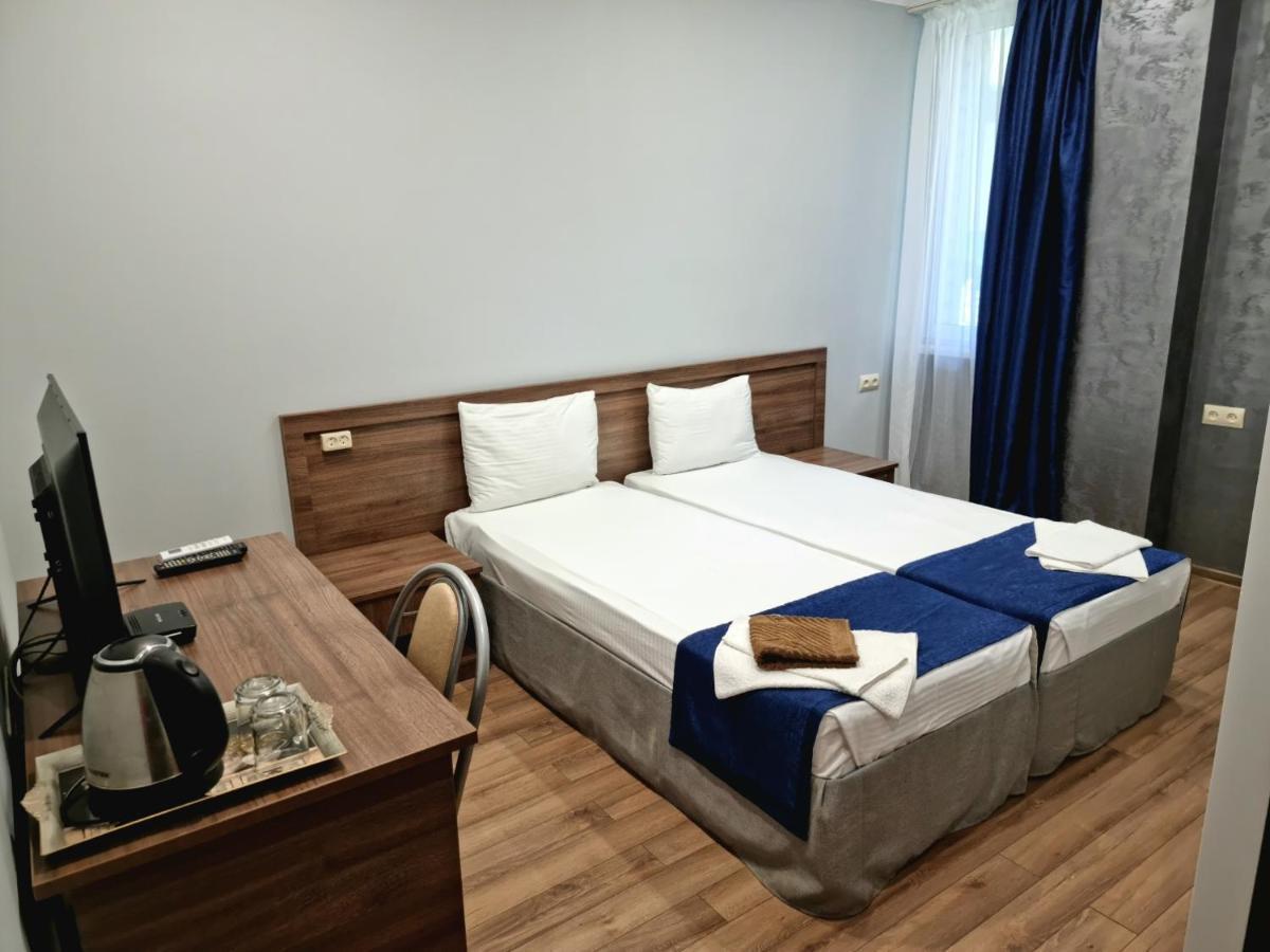 Nobi Guest House Gagra Exterior photo